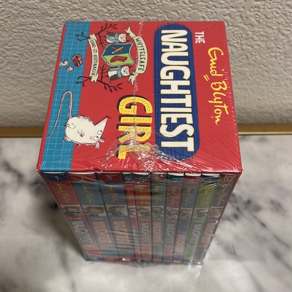 The Naughtiest girl book set - Picture 5 of 6